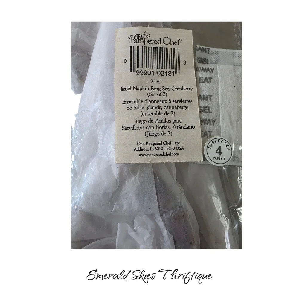 Pampered chef cranberry napkins and tassel napkin rings 2 packs nip free ship